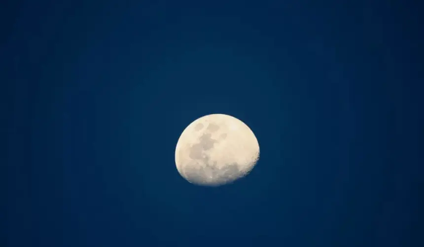 Registra tu nombre para que viaje a la Luna.