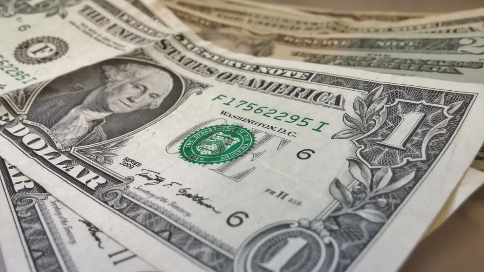 ¿Cuánto cuesta el dólar hoy 4 de julio? Peso sigue en caída libre