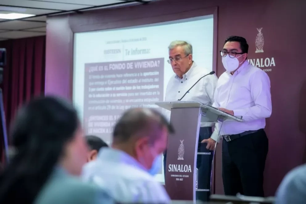 Entregará Rocha 198 millones de pesos a maestros del ISSSTEESIN