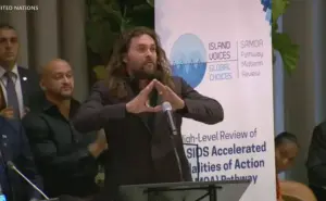 Jason Momoa es designado Defensor de la Vida Submarina por la UNEP