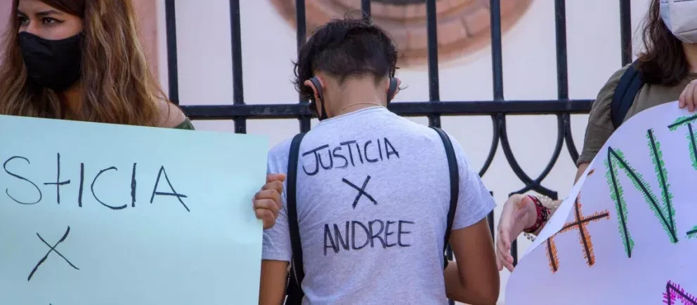 Condenan a 50 y 24 años de prisión a 2 mujeres feminicidas de Culiacán