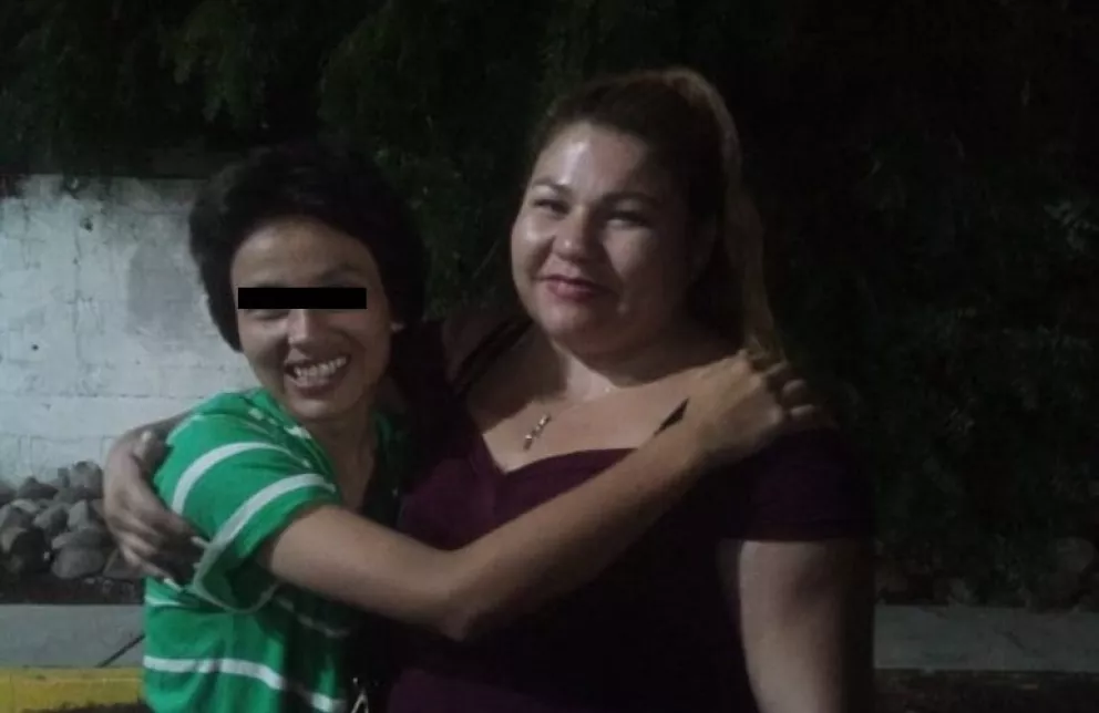 Gracias a policías de Los Mochis, SinaloaReyna volvió a reunirse con sus familia.