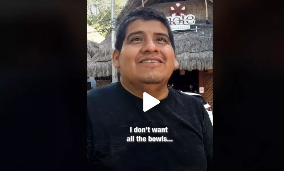 Un turista extranjero pagó 10 mil pesos a un artesano mexicano por toda su mercancía el no lo creía y soltó el llanto de emoción.