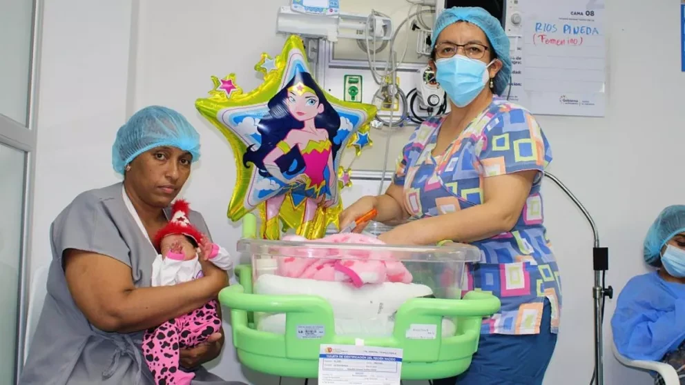 Milagros, la bebé que nació en un inodoro y la creían muerta. Hospital General Teófilo Dávila