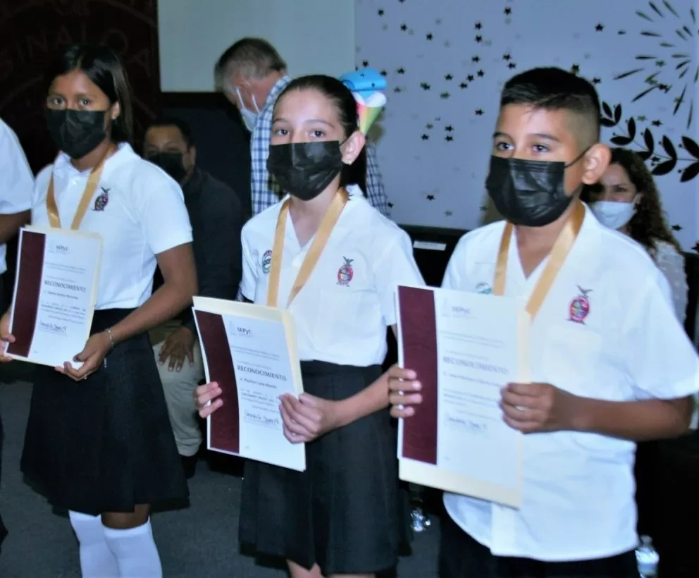 Otorgarán becas a estudiantes de Navolato, conoce requisitos y cómo postularte