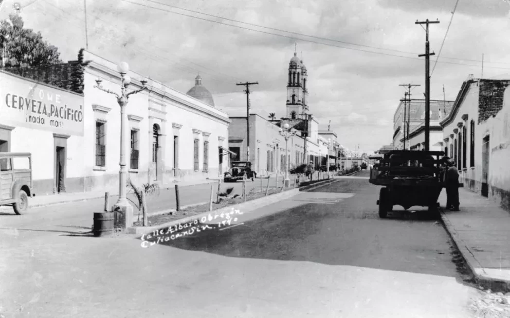Avenida Álvaro Obregón de Culiacán. Antes avenida Martínez de Castro