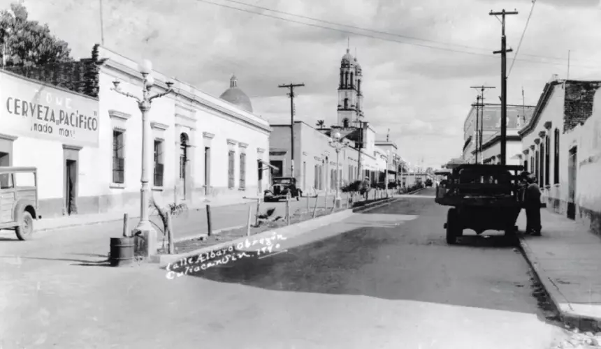 Avenida Álvaro Obregón de Culiacán. Antes avenida Martínez de Castro