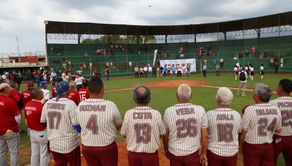 Inauguran el Campeonato Estatal de Beisbol 60 Años y Mayores. Fotos: ISDE