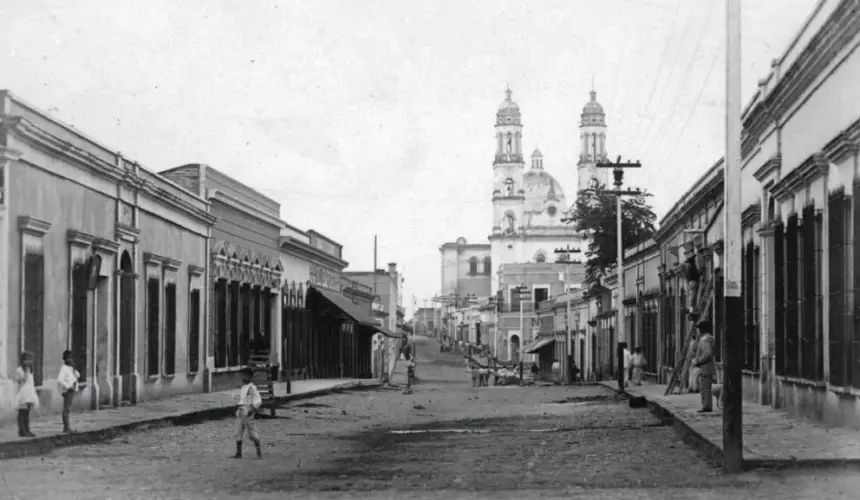 La Calle Gral. Ángel Flores de Culiacán. 