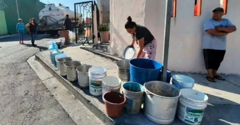 Firman decreto para atender desabasto de agua en Nuevo León