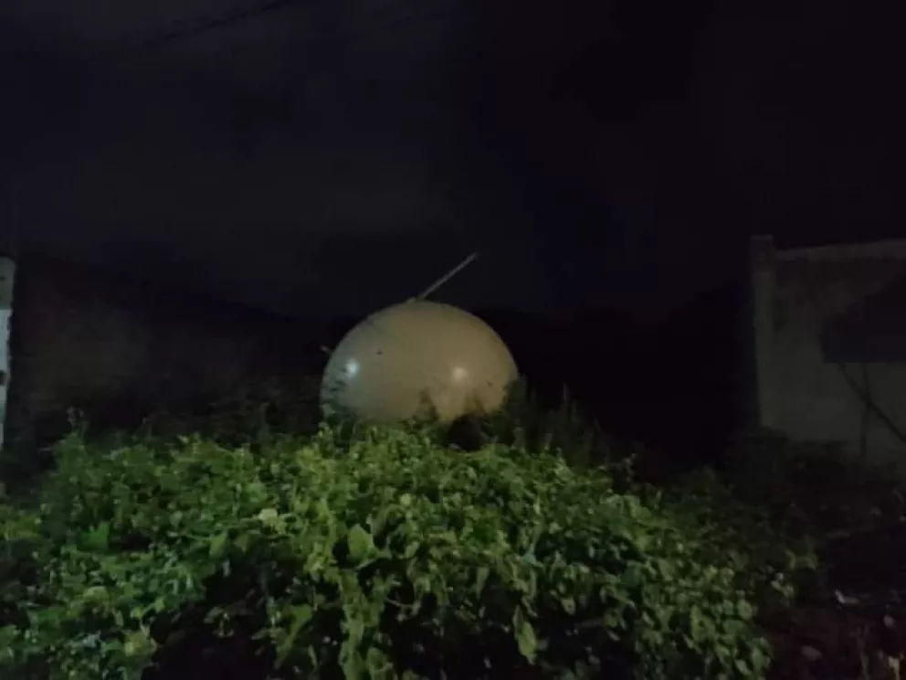 Cae objeto no identificado en Veracruz; meteorólogo asegura que podría ser radioactivo.