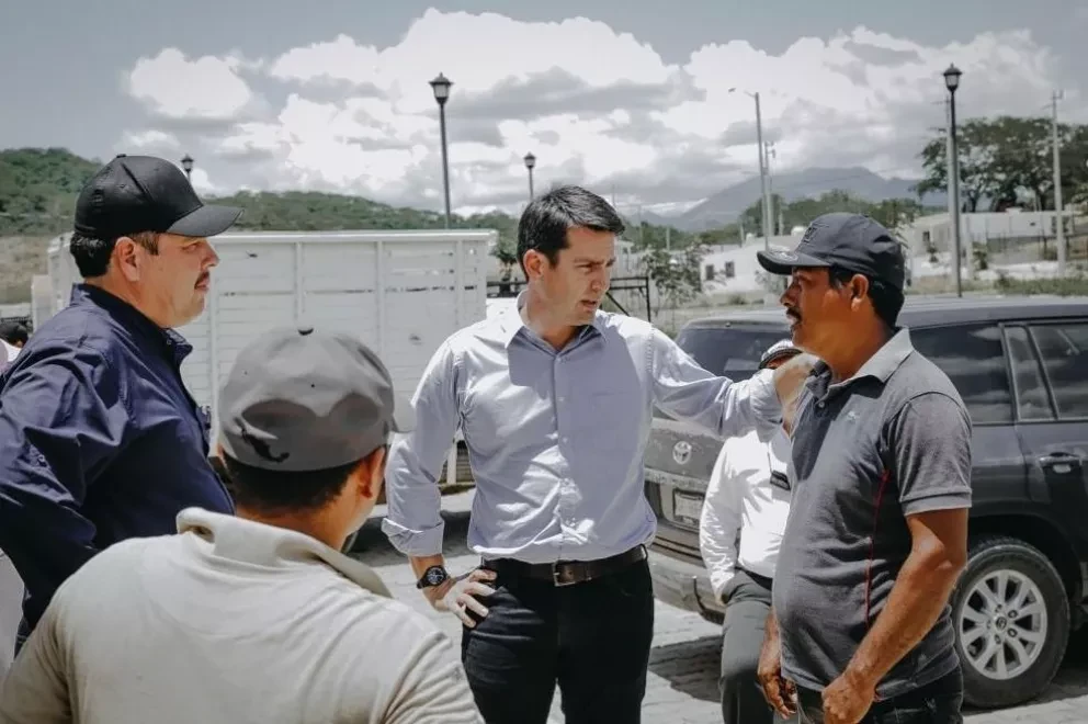 Secretario de Economía Javier Gaxiola el Programa Equipa Sinaloa.