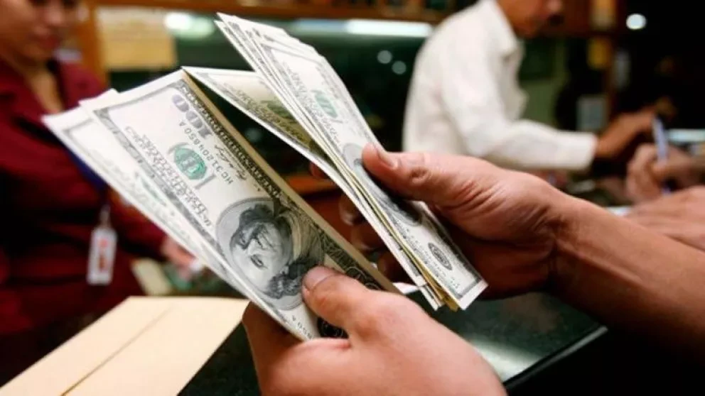 ¿Cuánto cuesta el dólar hoy 8 de agosto de 2022? Peso se aprecia un 0,76%, iniciando con ganancias