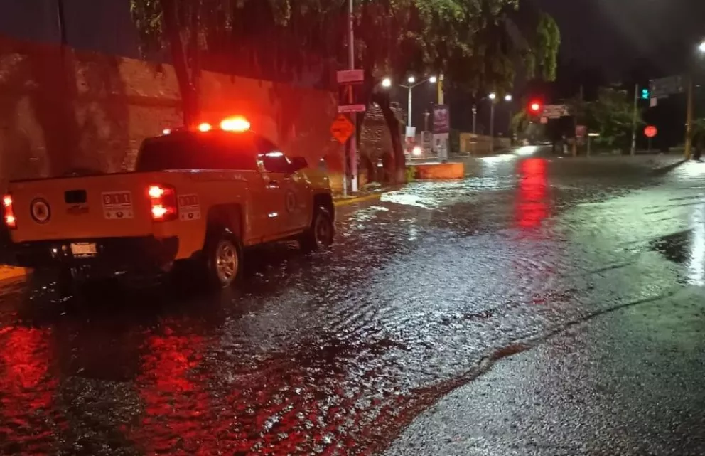 Protección Civil llama a extremar precauciones ante encharcamientos en Culiacán.