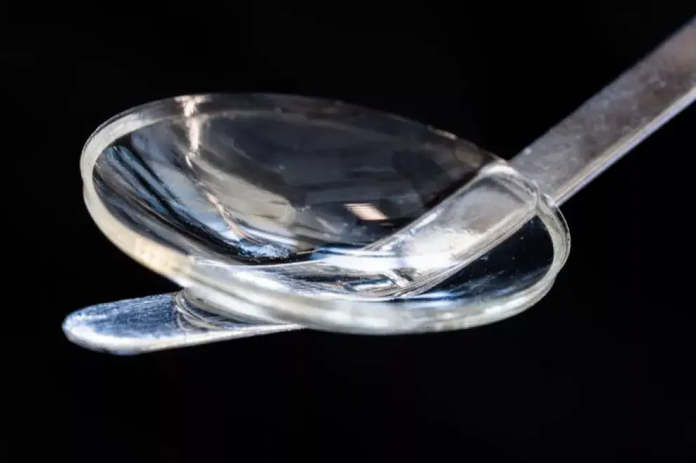 Cornea creada con moleculas de colágeno de piel de cerdo le devuelven la vista a 20 personas