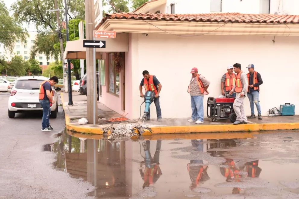 Inicia la construcción de rampas para personas con discapacidad en el primer cuadro de Culiacán. Fotos Ayuntamiento de Culiacán