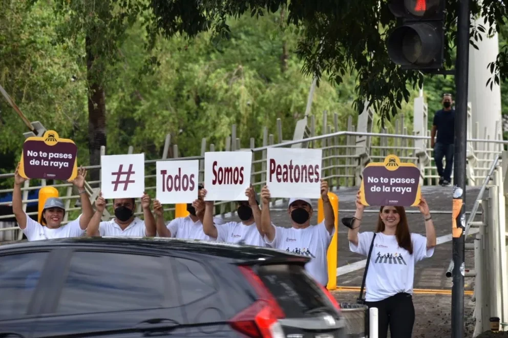 Por Día Internacional de Peatón, peatones demandan infraestructura para caminar con libertad y comodidad