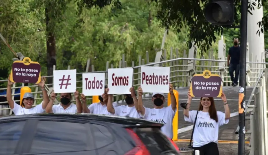 Por Día Internacional de Peatón, peatones demandan infraestructura para caminar con libertad y comodidad