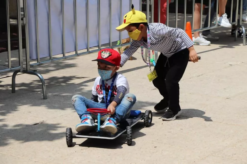 Niños dejan el celular para divertirse a lo grande en el Festival de Juegos Tradicionales