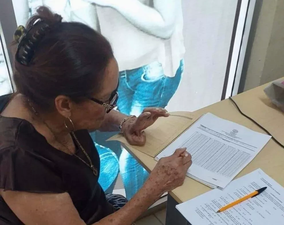 Nunca es tarde, Eva con 76 años entrará a la UAdeO a estudiar psicología