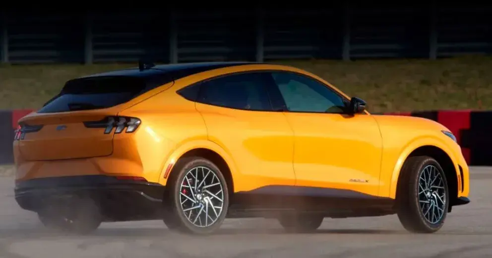 Esto cuesta el primer carro eléctrico fabricado por mujeres en el Edomex