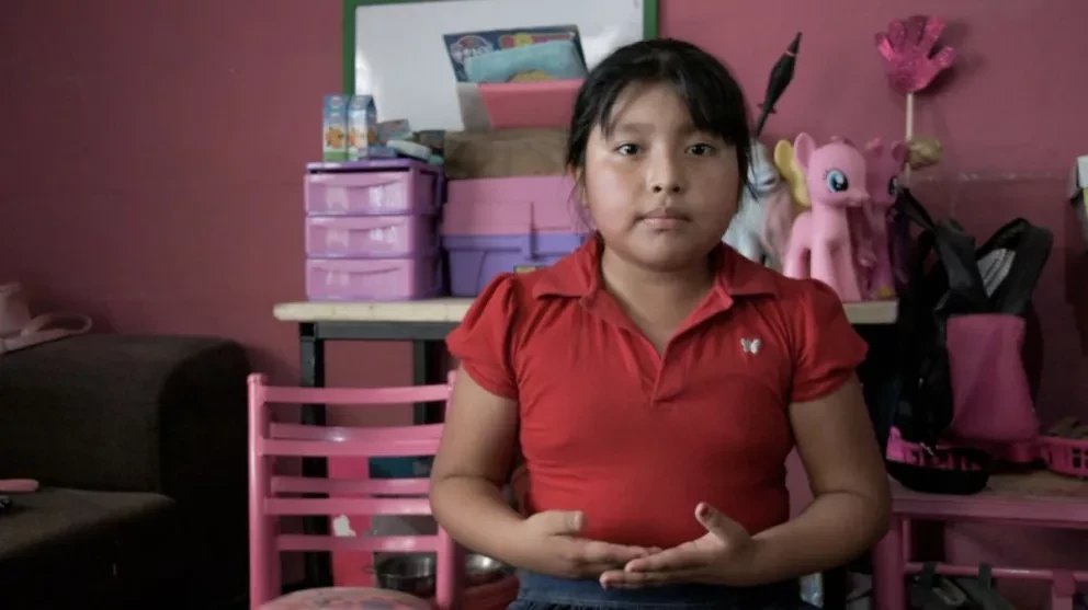 VIDEO Flor Yuliana es la niña amiga de las golondrinas