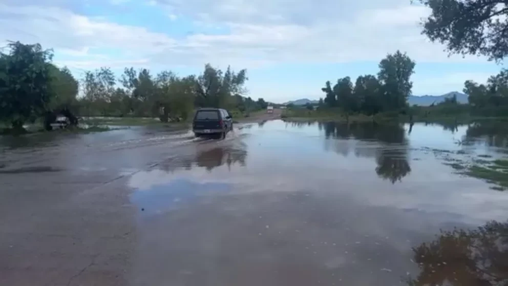 Protección Civil realiza evacuación de población de las riberas del arroyo Ocoroni.