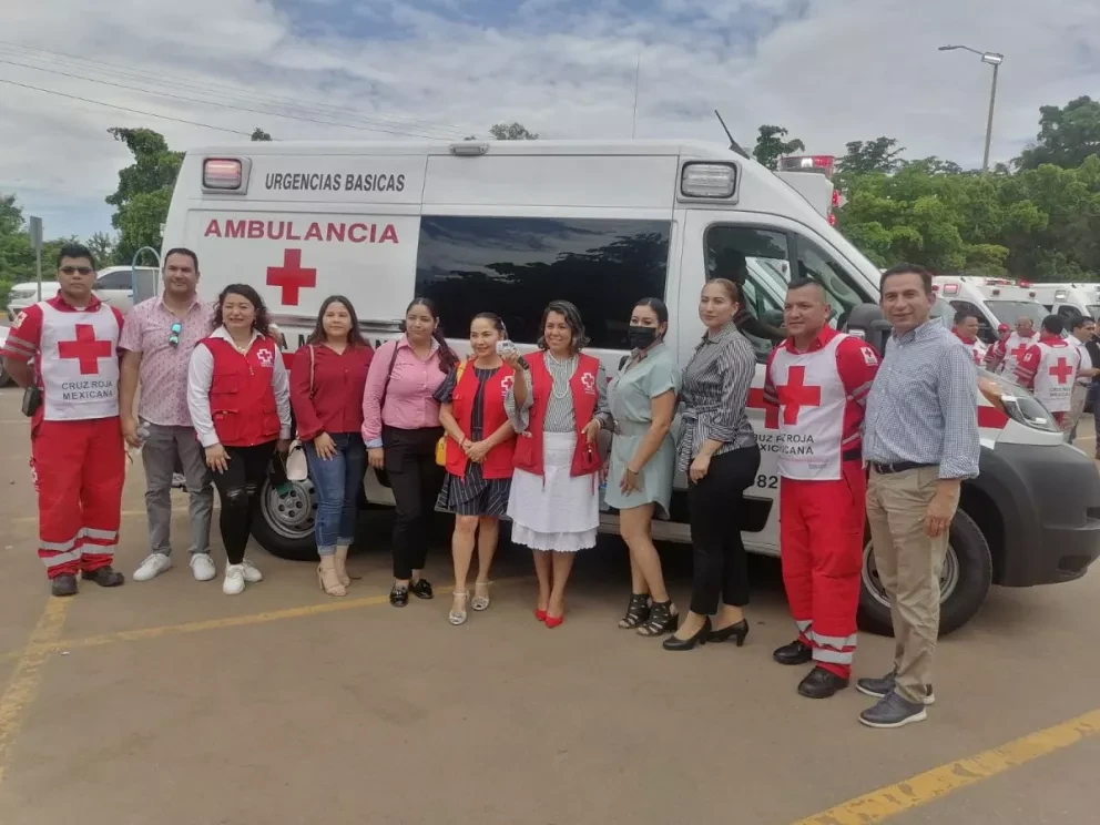 Cruz Roja Sinaloa entrega 10 ambulancias a municipios