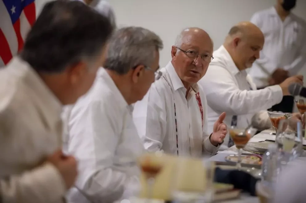 Embajador Ken Salazar consideró positivos los logros de seguridad del gobierno de Rocha.