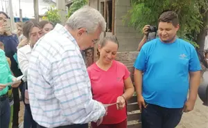 Entregan 52 cheques a familias damnificadas por inundaciones en Mezquitillo, Costa Rica