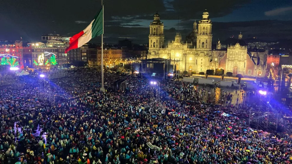 Transmisión en vivo del Grito de Independencia por Andrés Manuel López Obrador.
