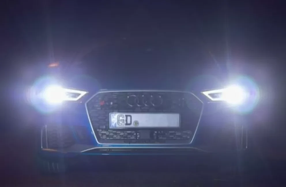 Aprende a eliminar la humedad de los faros de tu auto