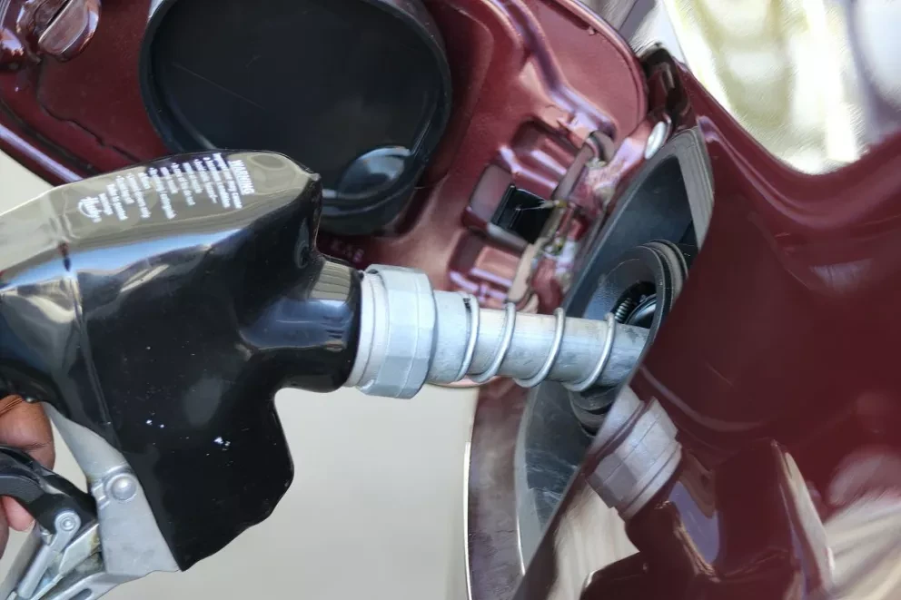 Conoce los países de América Latina con la gasolina más cara y más barata.