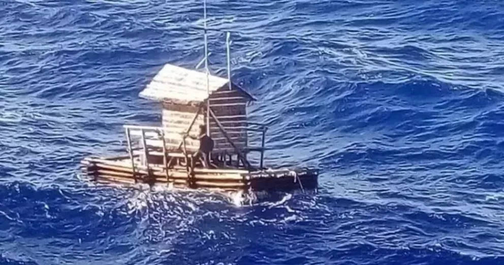 Adolescente pasó 49 días en el mar en una casa flotante; así fue su rescate.