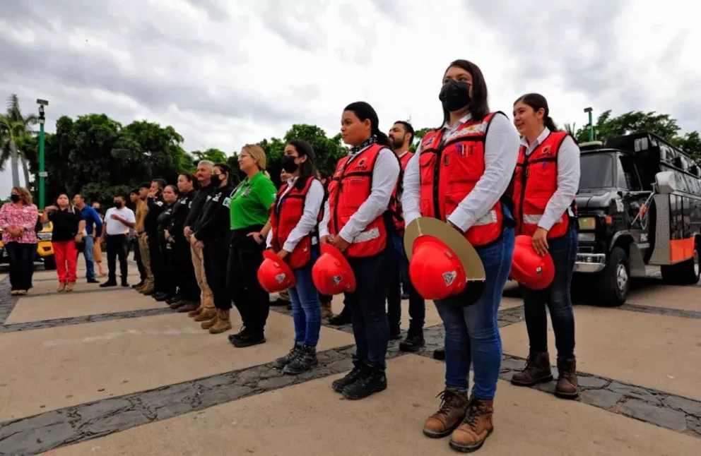 Autoridades de Sinaloa conmemoran el Día Nacional de Protección Civil.