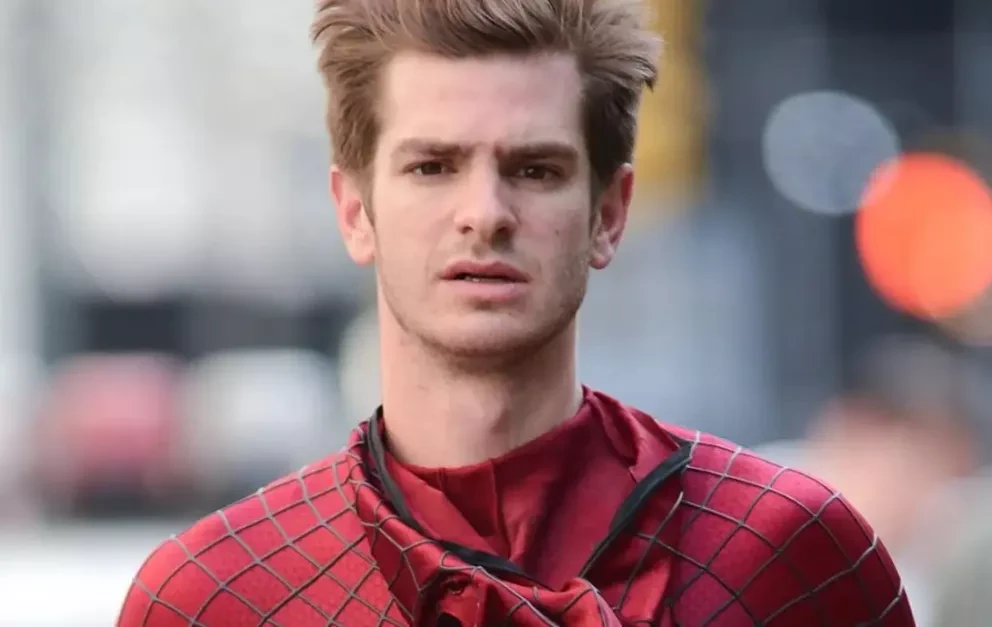 Andrew Garfield es tendencia lo ven vacacionando en Puerto Vallarta, México.