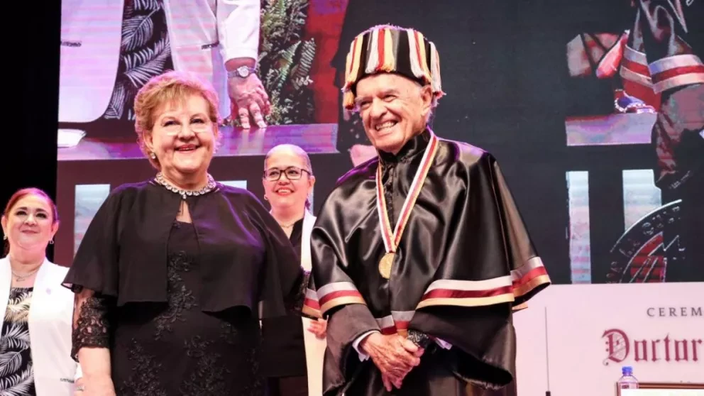 Entrega la UAdeO Doctorado Honoris Causa al cineasta Demetrio Bilbatúa Rodríguez