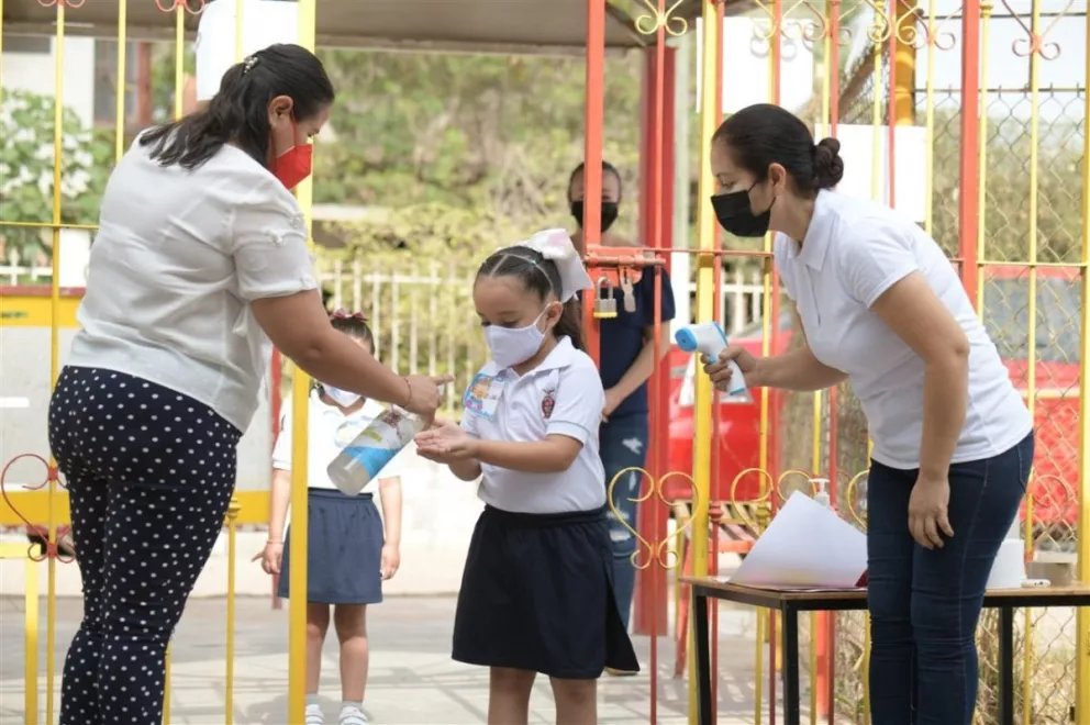 Cubrebocas ya no serán obligatorios en escuelas, pero sí habrá filtros sanitarios: Sepyc