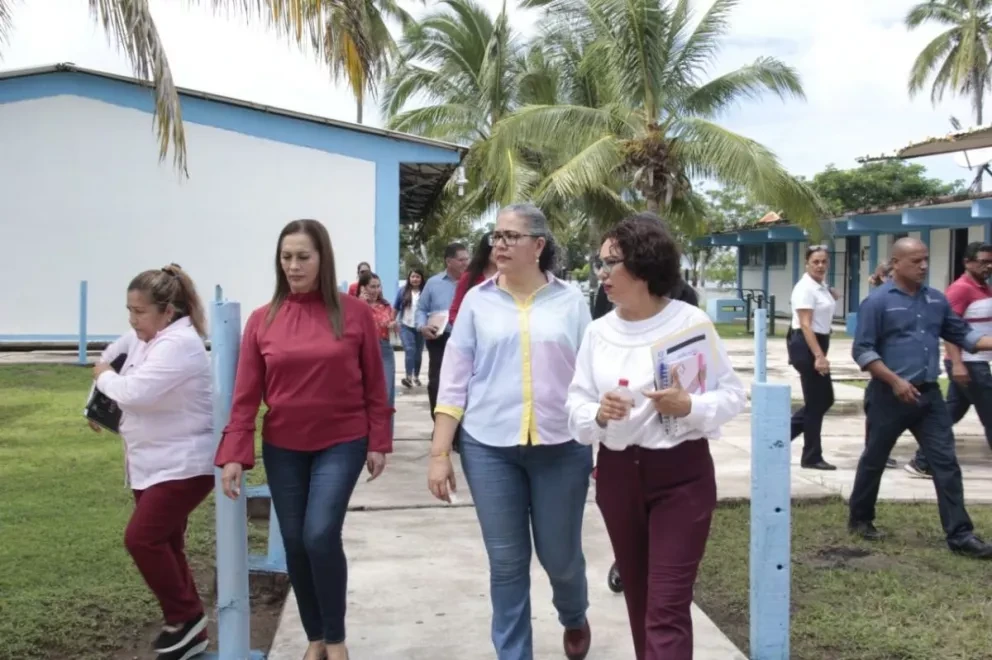 Para fin de año, todas las escuelas de Sinaloa contarán con los servicios básicos Graciela Domínguez.