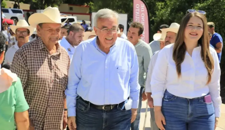 Rubén Rocha se va de gira a su tierra Badiraguato y llega con gran sonrisa entregando obras que prometió 