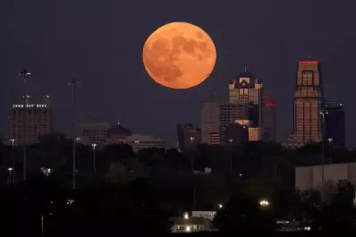 Luna de cazador, así se vio en el cielo de Culiacán y otros países.