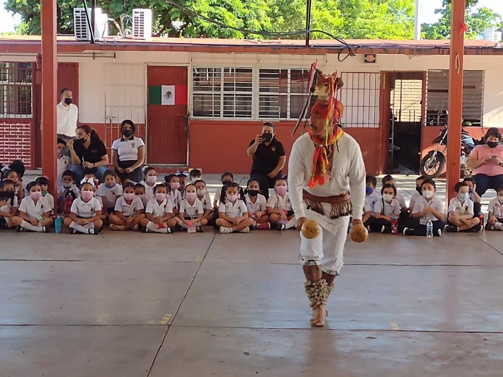 En la Primaria Natalio Landeros Ramos motivan a los niños a conocer de sus raíces