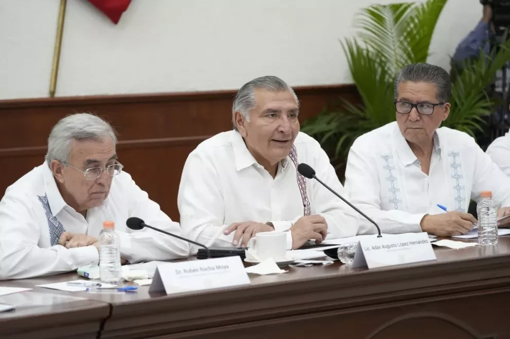 El Secretario de Gobernación Adán Augusto López sostuvo reunión de trabajo este jueves con legisladores federales sinaloenses.