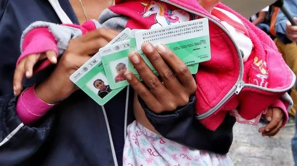 Entregarán visas temporales a migrantes para viajar a EUA