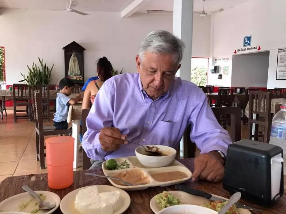 El presidente municipal de Mazatlán Luis Guillermo Benítez informó que Andrés Manuel López Obrador estará en el puerto de Mazatlán.