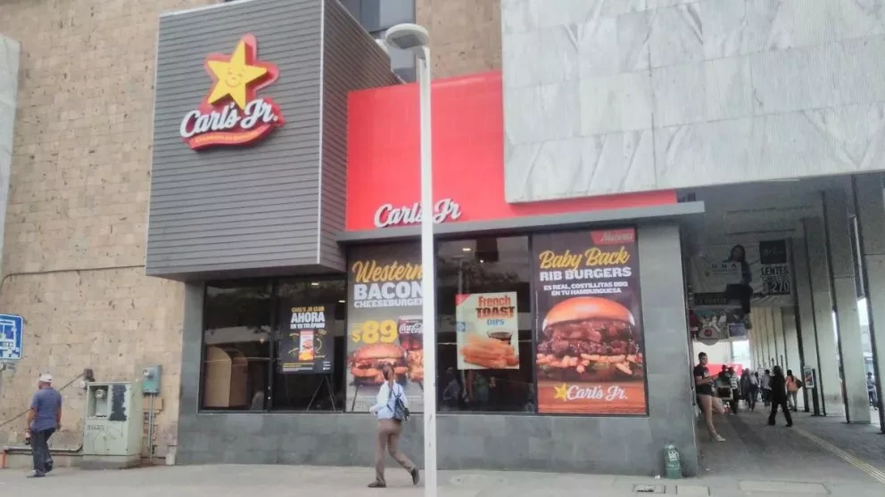 Carls JR tendrá 2x1 en hamburguesas los días 24 y 25 de octubre, te decimos cuáles son