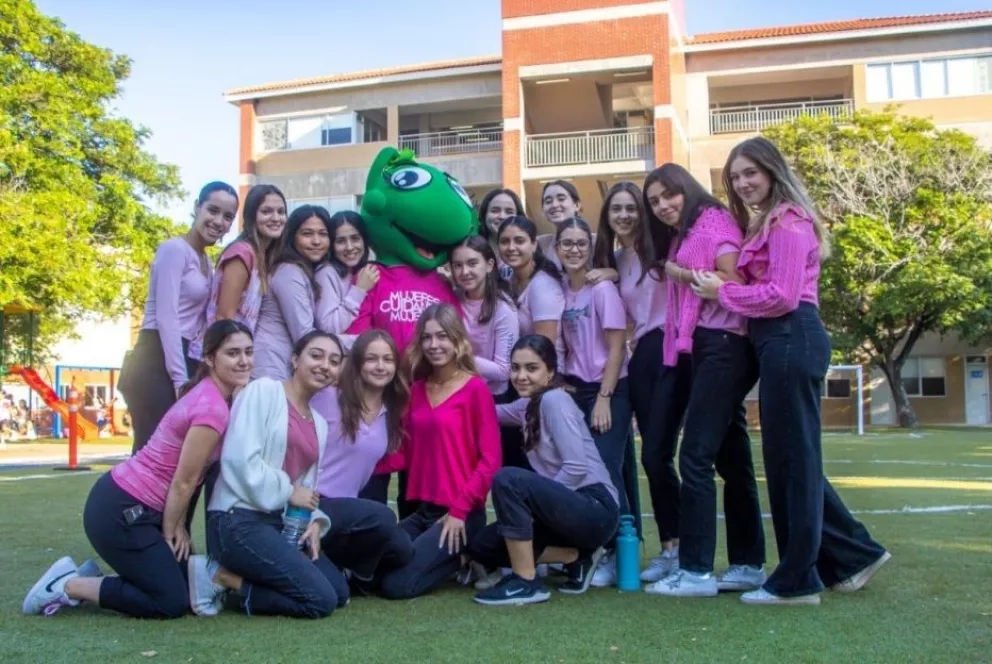  Alumnas del Colegio Chapultepec crean la campaña “Mujeres cuidando mujeres” para prevenir el cáncer de mama