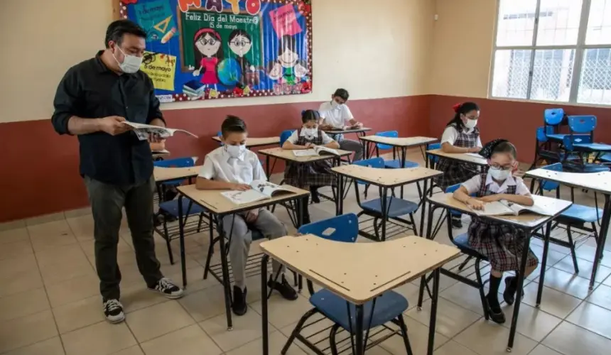 Recortan vacaciones de fin de año a docentes, regresan a aulas el 2 de enero de 2023