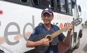 Con talento e ingenio, “Chicharito” hace reír a todos a bordo de los camiones de Culiacán