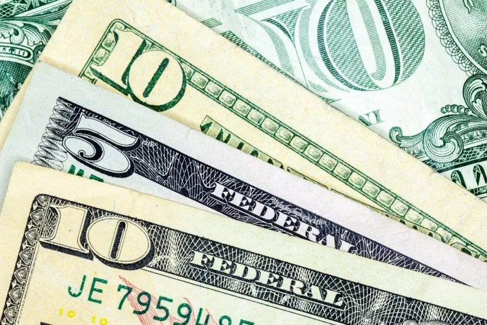 Dólar hoy: Peso mexicano en un tira y afloja con el dólar tras anuncios de baja inflación